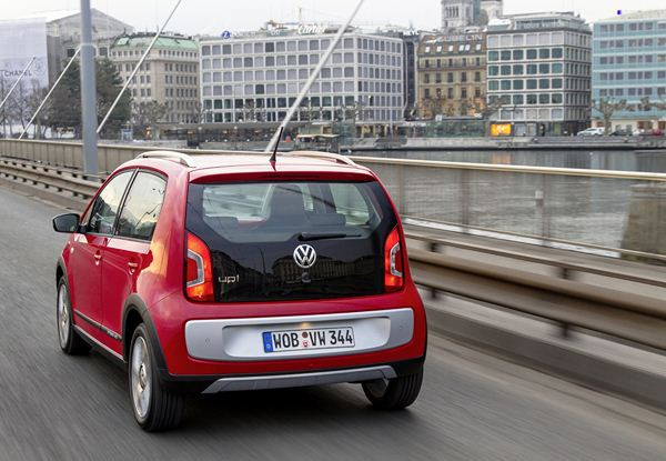 La Volkswagen cross up! avec un look spécifique de baroudeur au salon de Genève