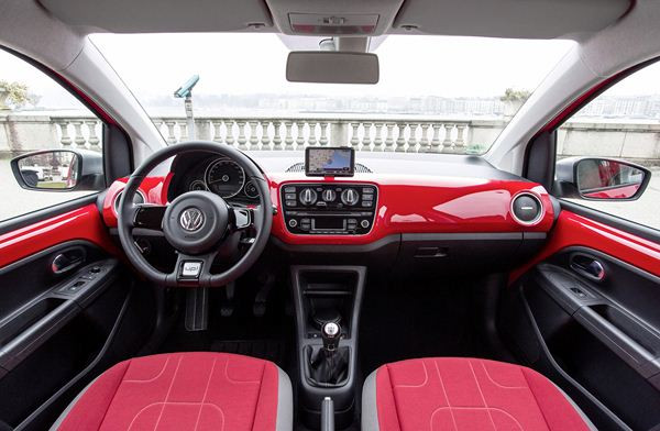 La Volkswagen cross up! avec un look spécifique de baroudeur au salon de Genève