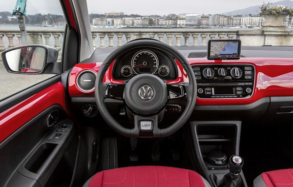 La Volkswagen cross up! avec un look spécifique de baroudeur au salon de Genève
