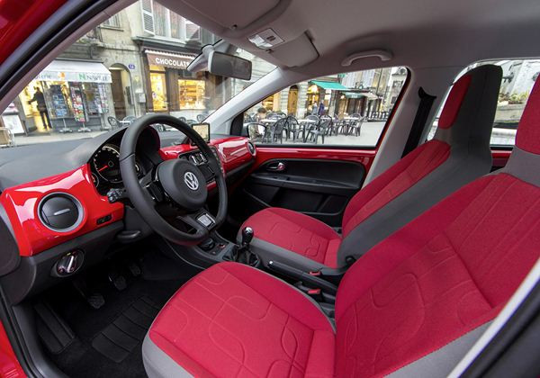 La Volkswagen cross up! avec un look spécifique de baroudeur au salon de Genève