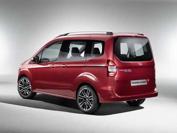 Ford présente le nouveau Ford Tourneo Courier au salon de Genève
