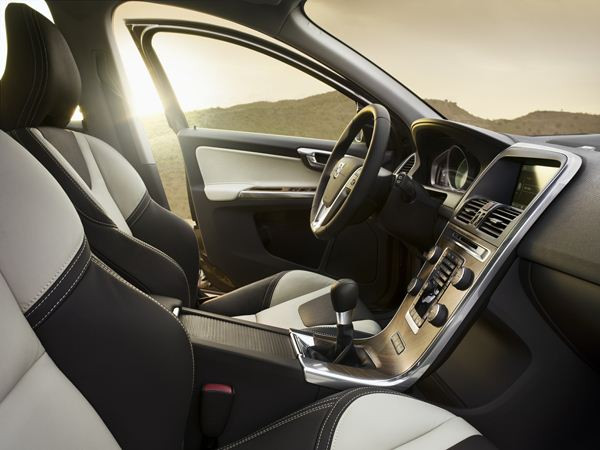 Le Volvo XC60 s'offre des retouches stylistiques et de nouvelles fonctionnalités