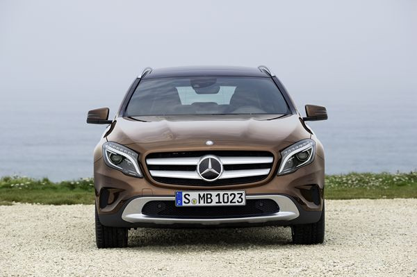 Une Mercedes GLA aux formes épurées et sensuelles