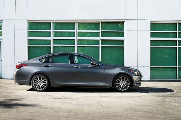 La nouvelle berline haut de gamme Hyundai Genesis fait ses débuts à Détroit