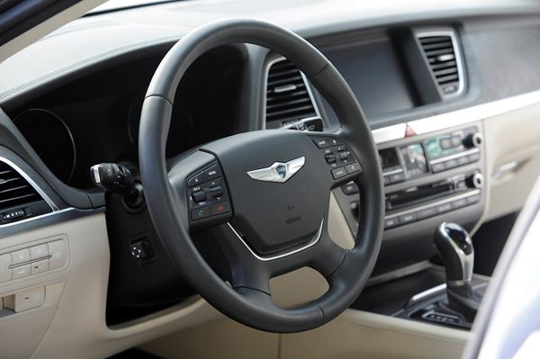 La nouvelle berline haut de gamme Hyundai Genesis fait ses débuts à Détroit