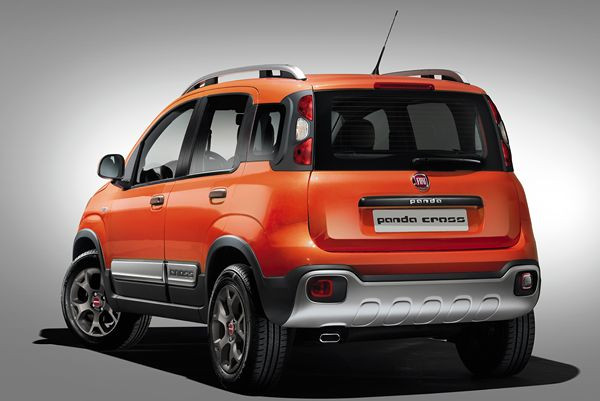 Une Fiat Panda Cross avec un style typique de petit SUV et une transmission 4x4