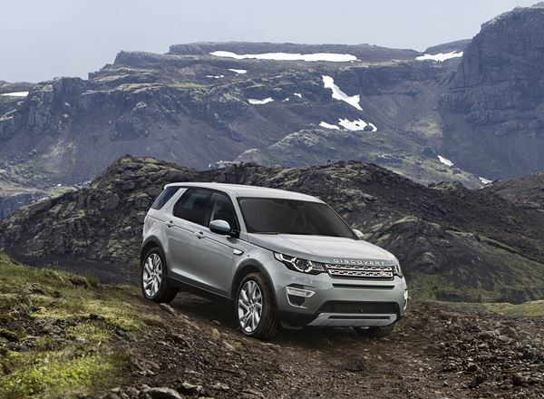Le SUV compact premium Land Rover Discovery se décline en mode Sport
