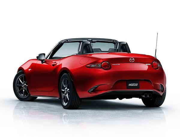 Le roadster Mazda MX-5 de quatrième génération se dévoile