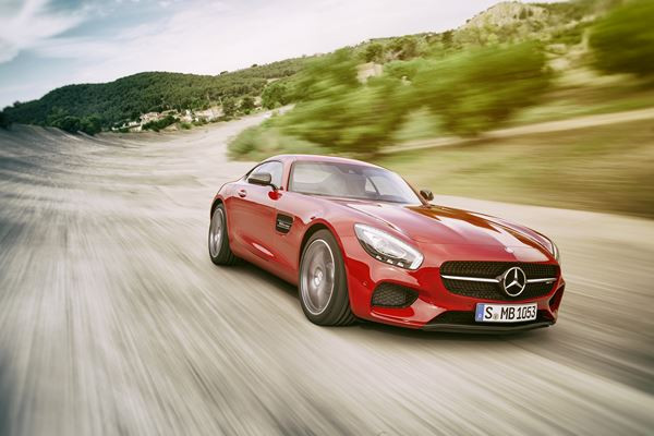 La Mercedes-AMG GT affiche des performances dignes de la compétition automobile