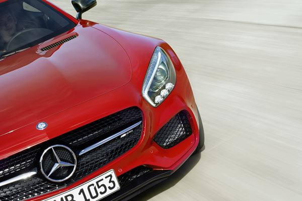 La Mercedes-AMG GT affiche des performances dignes de la compétition automobile