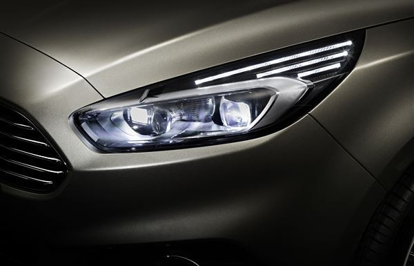 Le nouveau Ford S-Max affiche un profil dynamique
