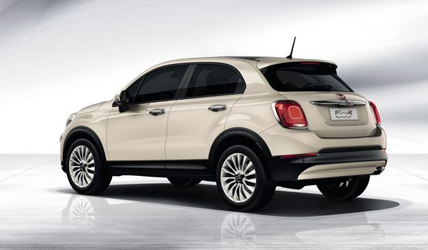 L’emblématique Fiat 500 se décline en crossover compact