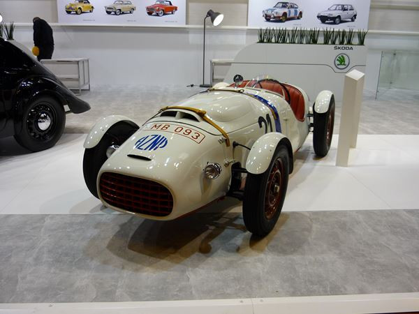 La quarantième édition du salon Rétromobile ouvre ses portes