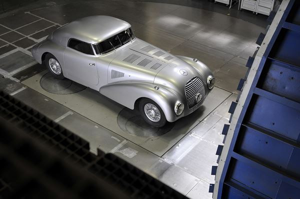 La quarantième édition du salon Rétromobile ouvre ses portes