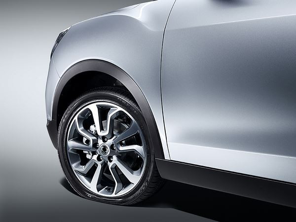 Le petit SUV urbain SsangYong Tivoli affiche un design dynamique