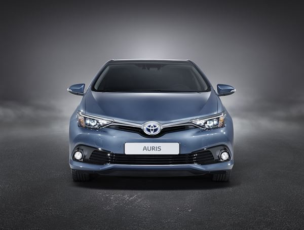 La Toyota Auris bénéficie d'un style plus affirmé et de nouvelles motorisations