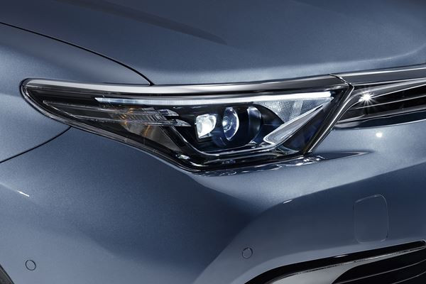 La Toyota Auris bénéficie d'un style plus affirmé et de nouvelles motorisations
