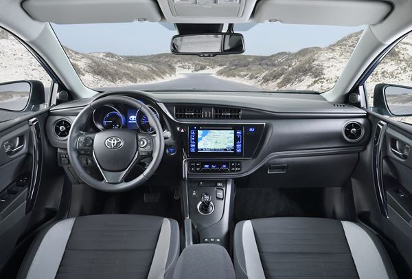 La Toyota Auris bénéficie d'un style plus affirmé et de nouvelles motorisations