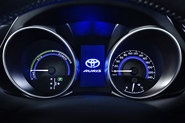 La Toyota Auris bénéficie d'un style plus affirmé et de nouvelles motorisations