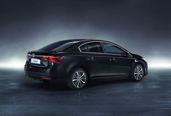 La Toyota Avensis adopte des lignes plus dynamiques