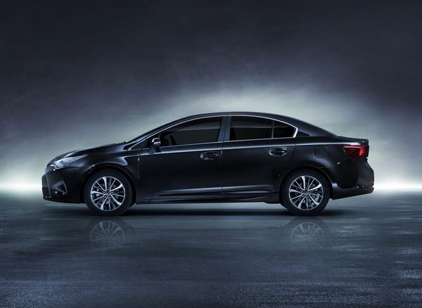 La Toyota Avensis adopte des lignes plus dynamiques