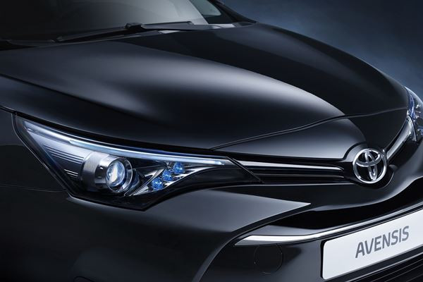 La Toyota Avensis adopte des lignes plus dynamiques