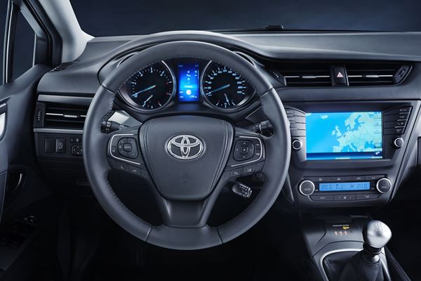 La Toyota Avensis adopte des lignes plus dynamiques