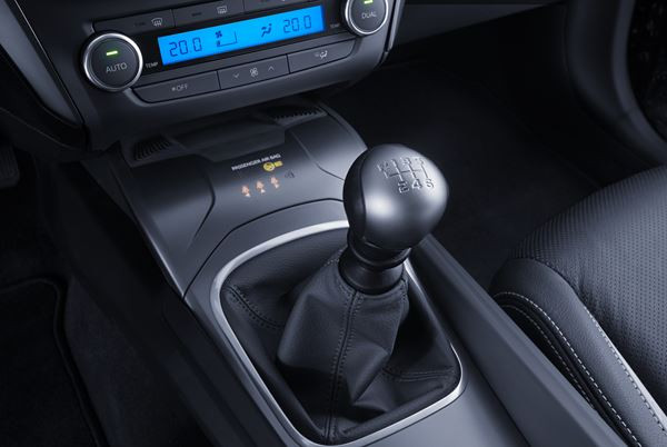La Toyota Avensis adopte des lignes plus dynamiques