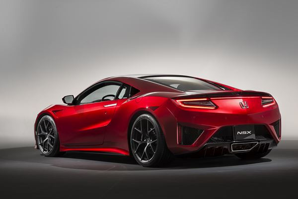La supercar Honda NSX fait ses débuts sur la scène européenne
