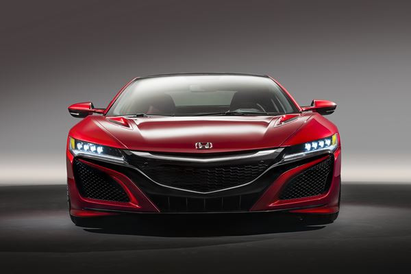 La supercar Honda NSX fait ses débuts sur la scène européenne