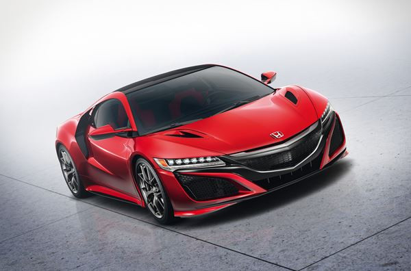 La supercar Honda NSX fait ses débuts sur la scène européenne