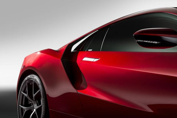 La supercar Honda NSX fait ses débuts sur la scène européenne