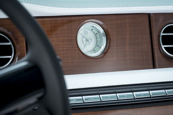 La Rolls-Royce Phantom Serenity repousse les limites du luxe automobile personnalisé