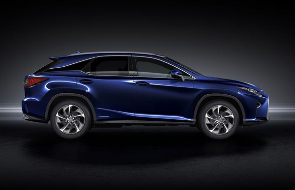 Le Lexus RX de quatrième génération adopte un style audacieux