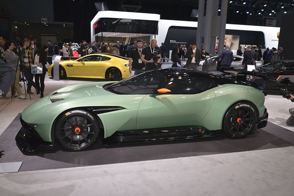 L'édition 2015 du salon de l’automobile de New York ouvre ses portes au public