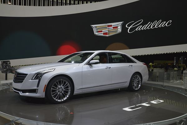 L'édition 2015 du salon de l’automobile de New York ouvre ses portes au public
