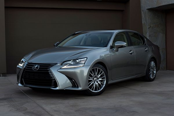 La Lexus GS s’offre un style plus affirmé et de nouveaux équipements technologiques