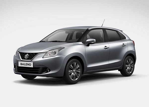 La berline compacte Suzuki Baleno en approche