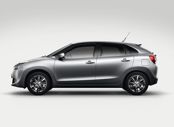 La berline compacte Suzuki Baleno en approche