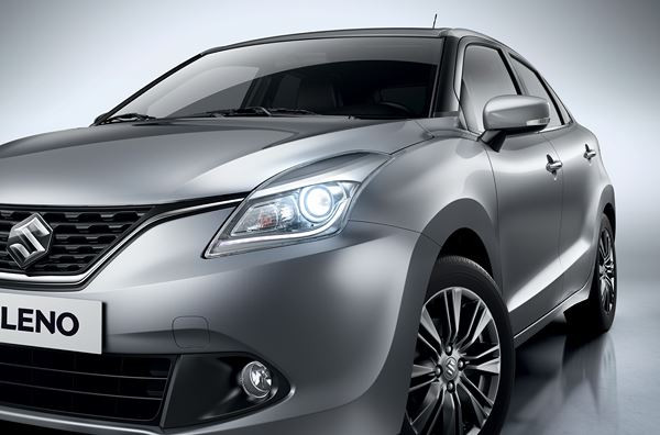 La berline compacte Suzuki Baleno en approche