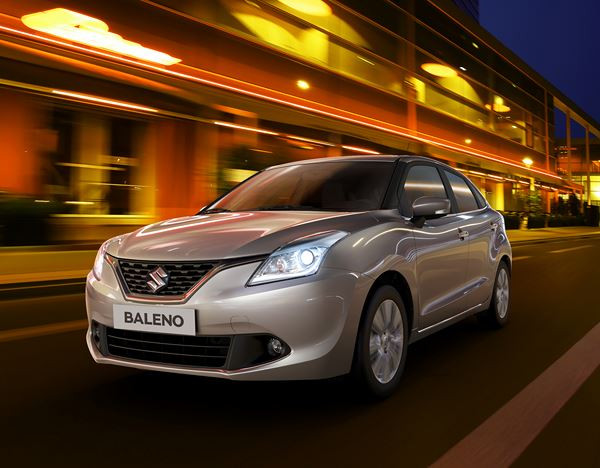 La berline compacte Suzuki Baleno en approche