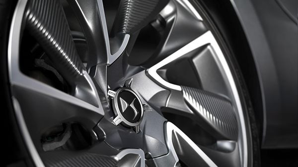 La DS 4 Crossback prend l’allure d’un baroudeur chic