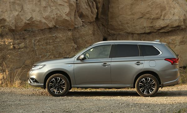 Le Mitsubishi Outlander PHEV remanié « Dynamic Shield » arrive