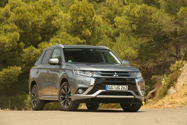 Le Mitsubishi Outlander PHEV remanié « Dynamic Shield » arrive