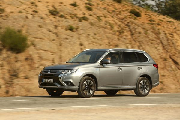 Le Mitsubishi Outlander PHEV remanié « Dynamic Shield » arrive