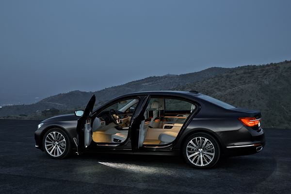 La nouvelle BMW Série 7 se distingue par des innovations techniques