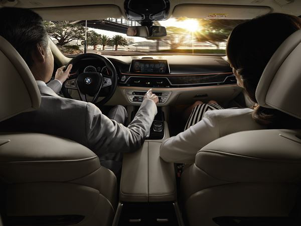 La nouvelle BMW Série 7 se distingue par des innovations techniques