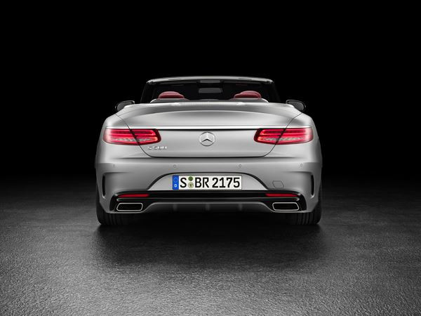 La Mercedes-Benz Classe S Cabriolet se démarque par un design distingué