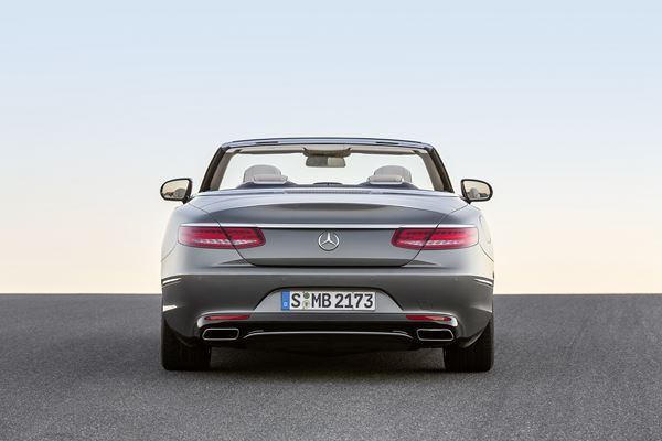 La Mercedes-Benz Classe S Cabriolet se démarque par un design distingué