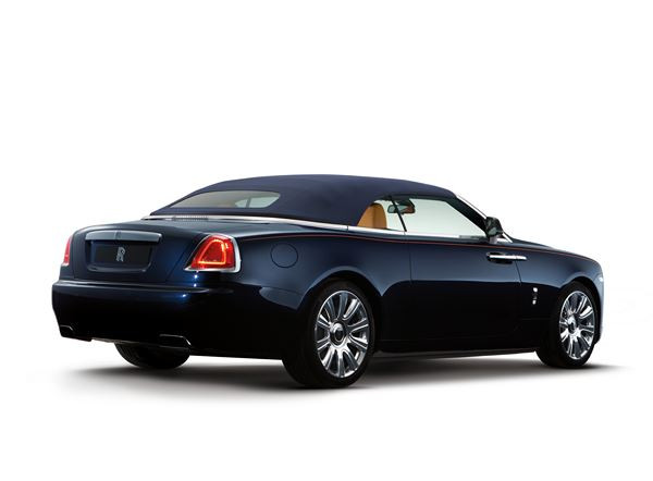 Rolls-Royce Dawn: une voiture de luxe à toit ouvert sans concession